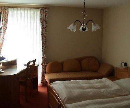 Hotel Am Suedring Memmingen Room photo